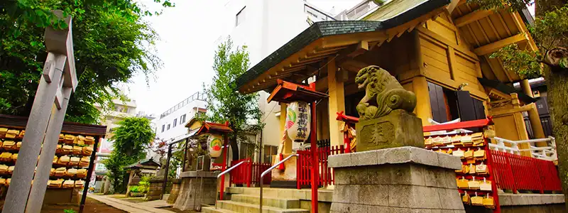 東京都・皆中稲荷神社(かいちゅういなりじんじゃ)